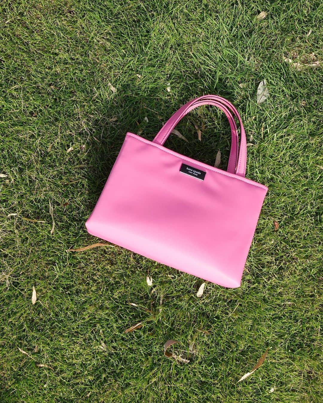 安保彩世さんのインスタグラム写真 - (安保彩世Instagram)「New Bag by @katespadejapan 💞  可愛すぎるbagゲットしました〜✨ ピンクのbagは持ってなかったからとっても嬉しい✨ 今年は色物をたくさん着たいなぁ〜って思ってるからこういうワンポイントのアクセントもうまく使ってコーディネートしていくのがこれから楽しみ☺️💞✨  カラフルなファッションもモードの中にアクセントにもいろんなパターンで使えるからとてもお気に入りです🥳  #katespadejapan #ケイトスペードアドベンチャー #ケイトスペードニューヨーク #pr」6月20日 17時25分 - posayo