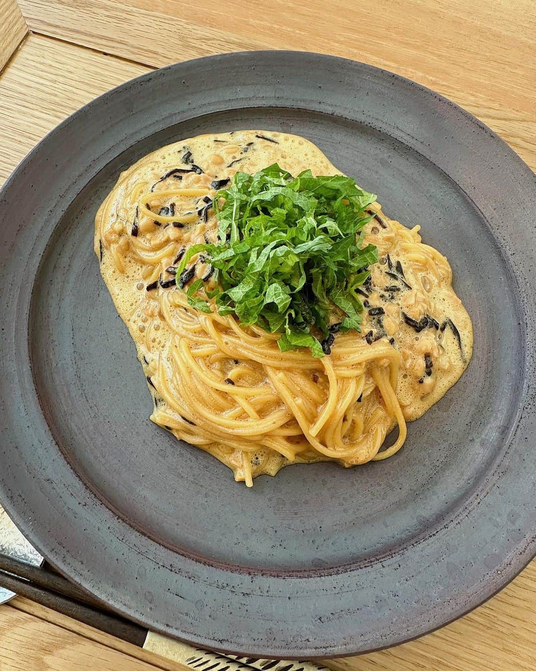 ソンイさんのインスタグラム写真 - (ソンイInstagram)「最近のお家ご飯まとめ👩🏻‍🍳🍚  もちろん毎日がこんな感じではなく、人様に見せられる献立の時だけ写真撮ってるってのが正直なところだけど🤫  しめじが多いのは、息子がマリオの映画を観て以来きのこが大好きになり🤣 毎日きのこが食べたいとリクエストされるから🍄笑  またYouTubeで料理レシピ動画撮るとしたらどの料理がいいかな？🤔❤️ 油淋鶏にしようかな？🇨🇳🥢  #ソンイ飯 #お家ご飯 #献立 #4歳ごはん」6月20日 17時33分 - sunwei1013