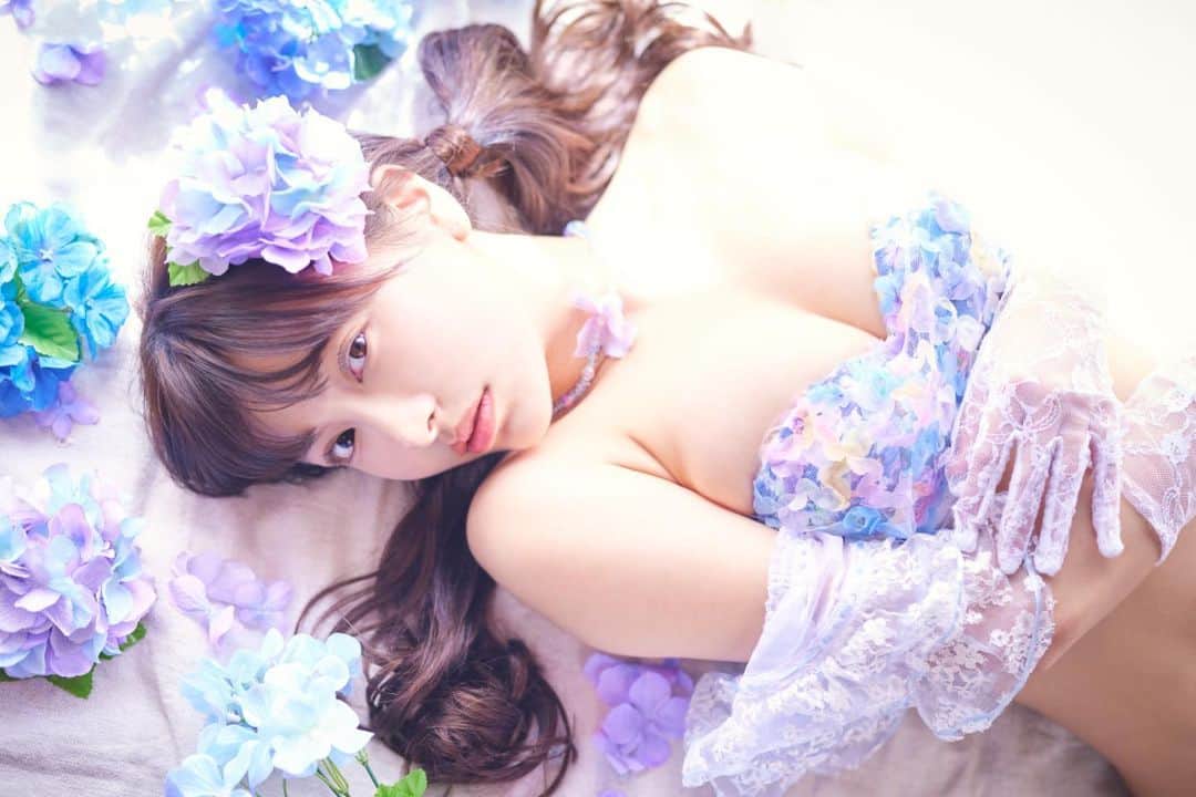 鈴木聖のインスタグラム：「のえぐら🪻  プロデュース.衣装制作→ @mitanoe_tan  撮影→ @shiitakesayop  ヘアメイク→ @maista_0717  movie→ @endo_harelu_arts  のえぐらアカウント→ @noeandgura   #グラビア」