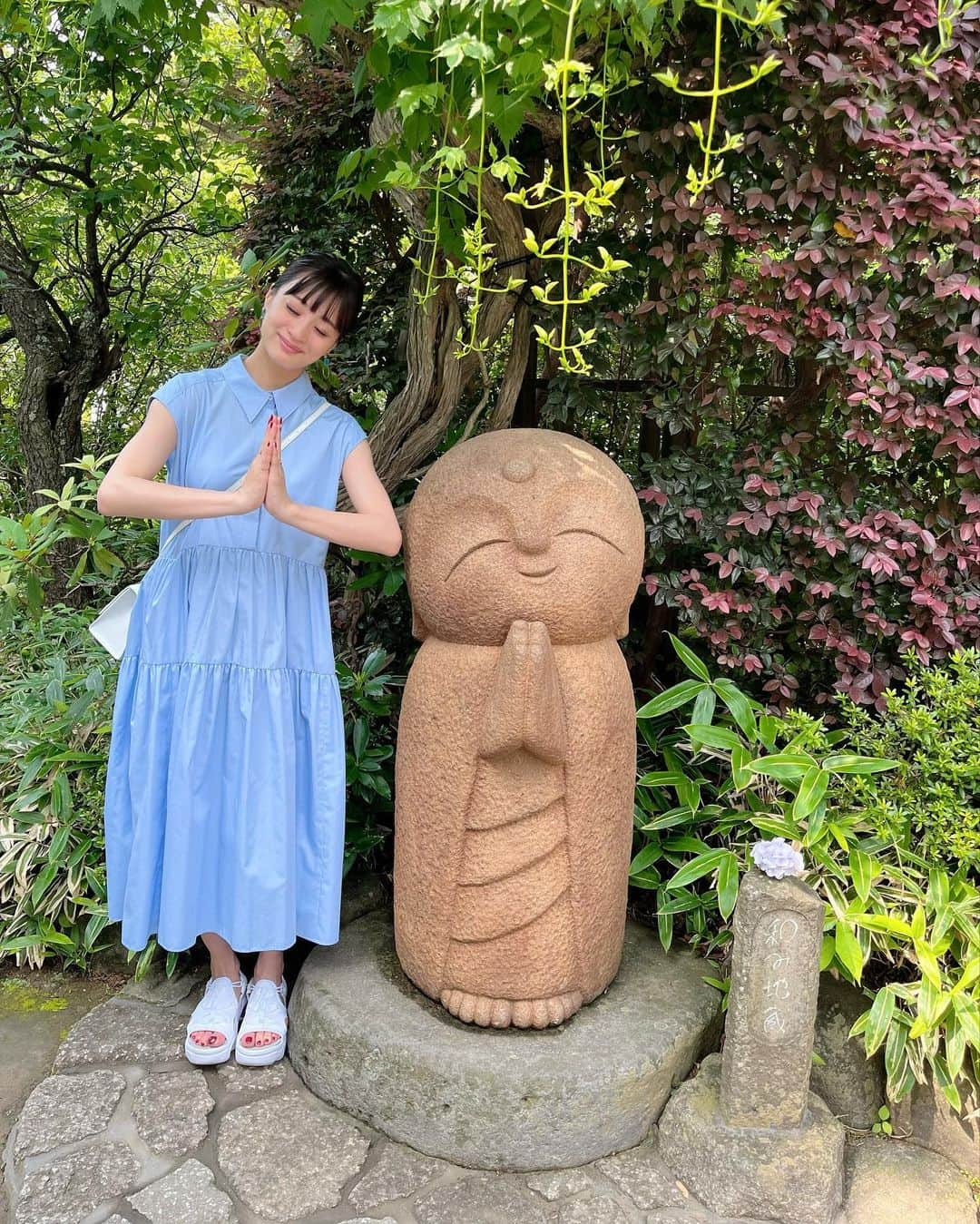 遥羽ららさんのインスタグラム写真 - (遥羽ららInstagram)「.  紫陽花✿  6月のお花も楽しみました😌  和み地蔵さんがとっても 可愛かった♡ 和んだ和んだ笑 (肘張りすぎ…😂)  #鎌倉 #明月院 #長谷寺 #紫陽花 #和み地蔵」6月20日 17時42分 - rara_haruha