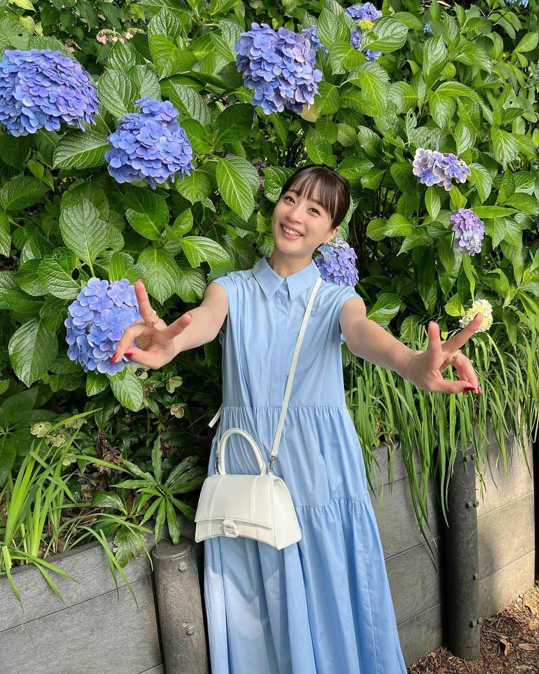 遥羽ららさんのインスタグラム写真 - (遥羽ららInstagram)「.  紫陽花✿  6月のお花も楽しみました😌  和み地蔵さんがとっても 可愛かった♡ 和んだ和んだ笑 (肘張りすぎ…😂)  #鎌倉 #明月院 #長谷寺 #紫陽花 #和み地蔵」6月20日 17時42分 - rara_haruha