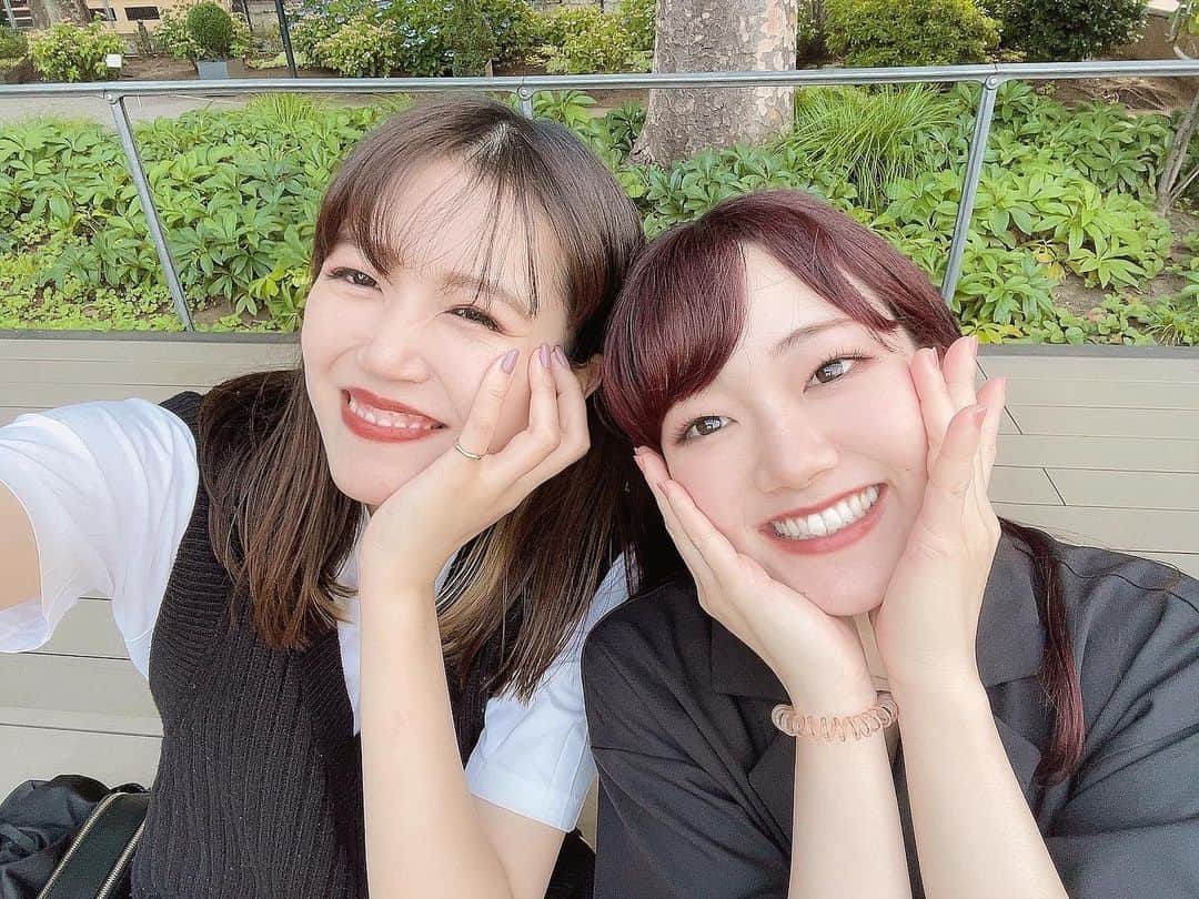 野村明日香のインスタグラム：「⁡ ぺーちゃんと仲良くなれて嬉し🫰🏻 ⁡ この世に同じタイミングで誕生したうちらが 仲良くなれたの結構奇跡じゃない？？？😇😇 って話で1時間は喋れそう ⁡ #同い年の同じ誕生日」