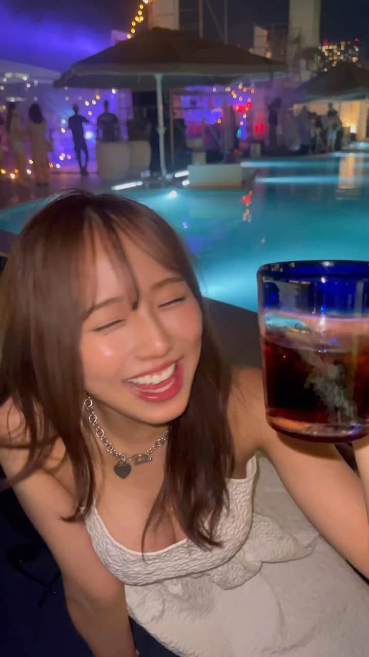 川谷花音のインスタグラム：「コーラは美味しい🍋❤️  #japan #japanese #japanesegirl #musicfestival #music #大学生 #大学 #大学生の日常 #女子大生 #女子大生の日常 #今日のコーデ」