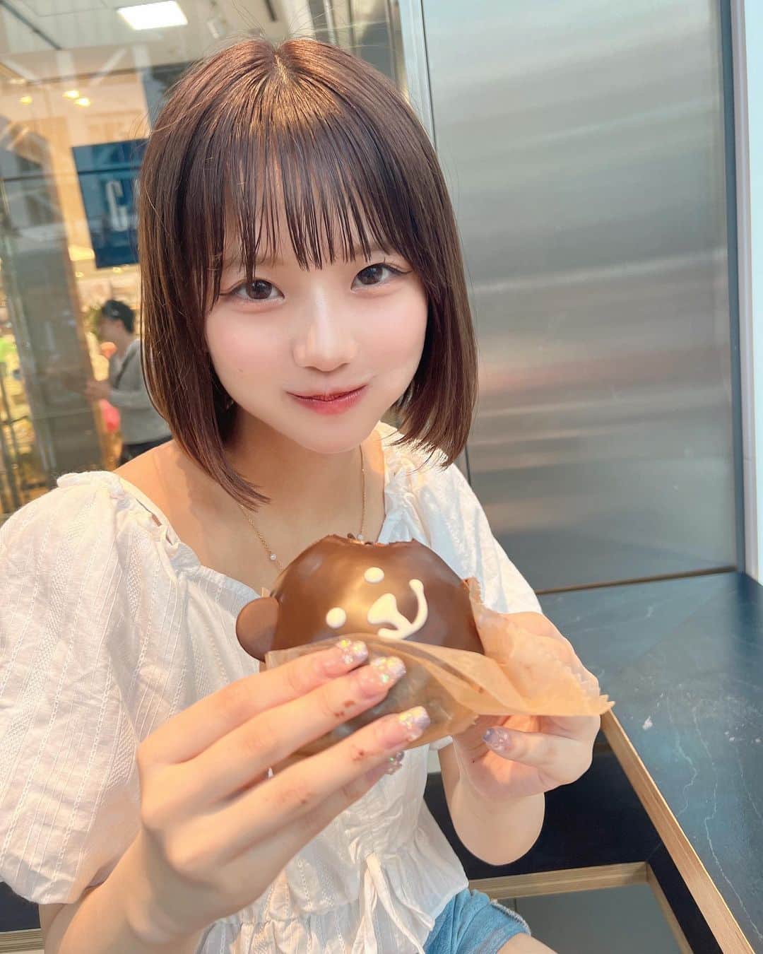 みつきなんだよねのインスタグラム：「手にチョコついてますよー」