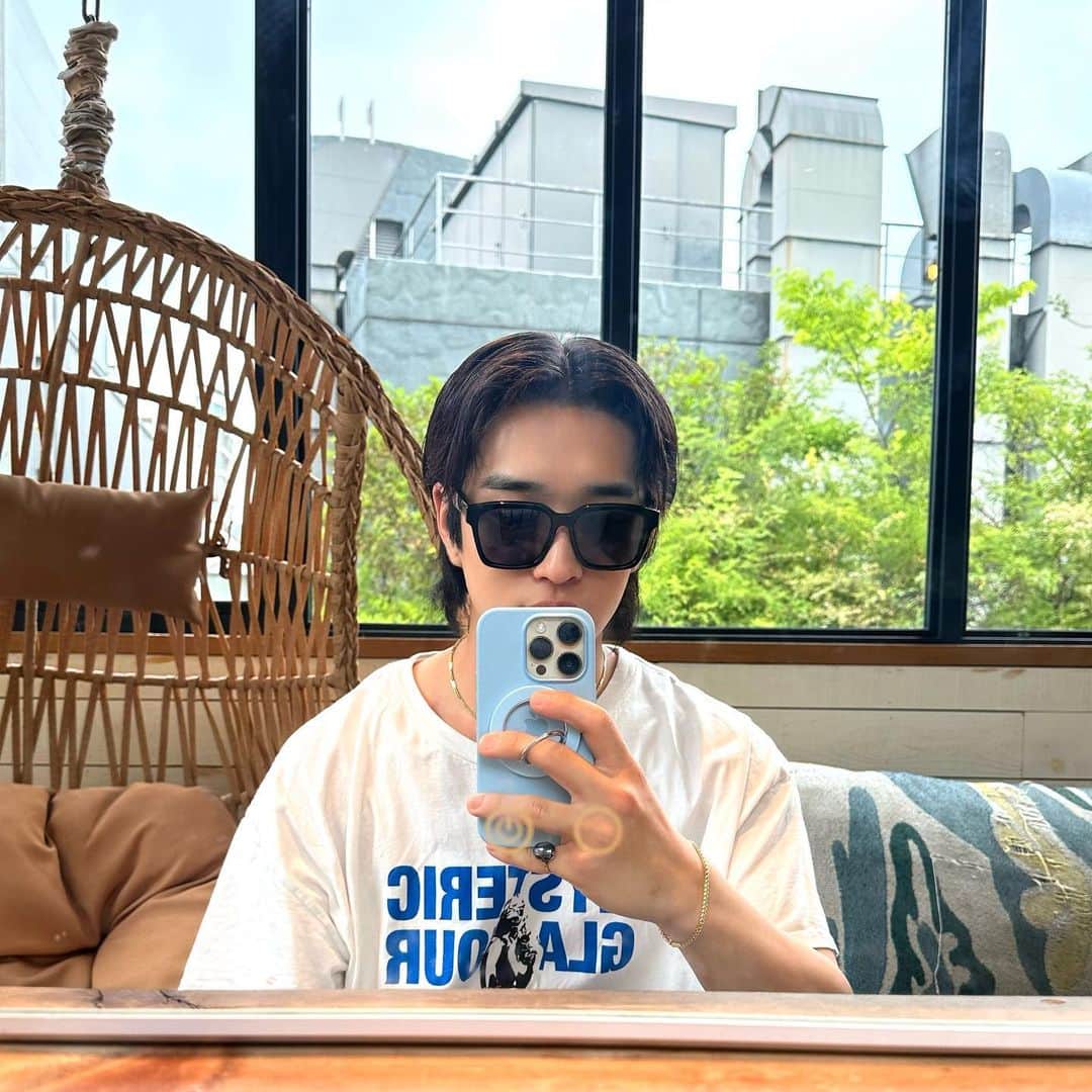 森重秀太のインスタグラム：「もう夏を感じる季節になりましたね🍉🌻  #森重秀太 #actor #artis #musician」