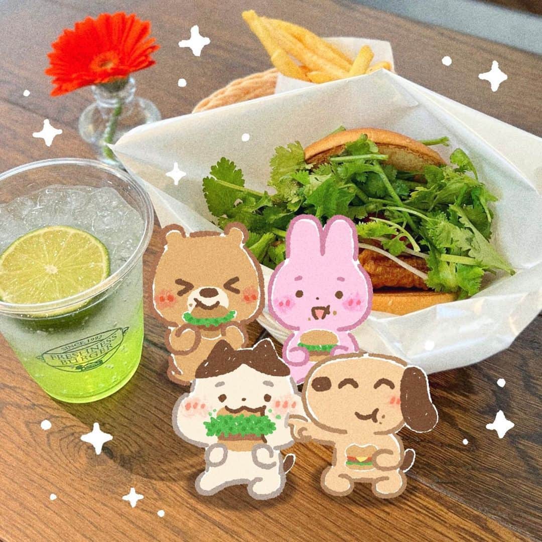 みふねたかしのインスタグラム：「パクチー食べられますか？ 矯正中なのに好奇心に負けて買ってしまいました  #フレッシュネスバーガー #パクチー」