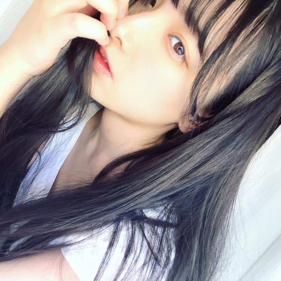 のインスタグラム：「21歳が終わってしまう。。。  そしてお母さん誕生日おめでとう🎂」