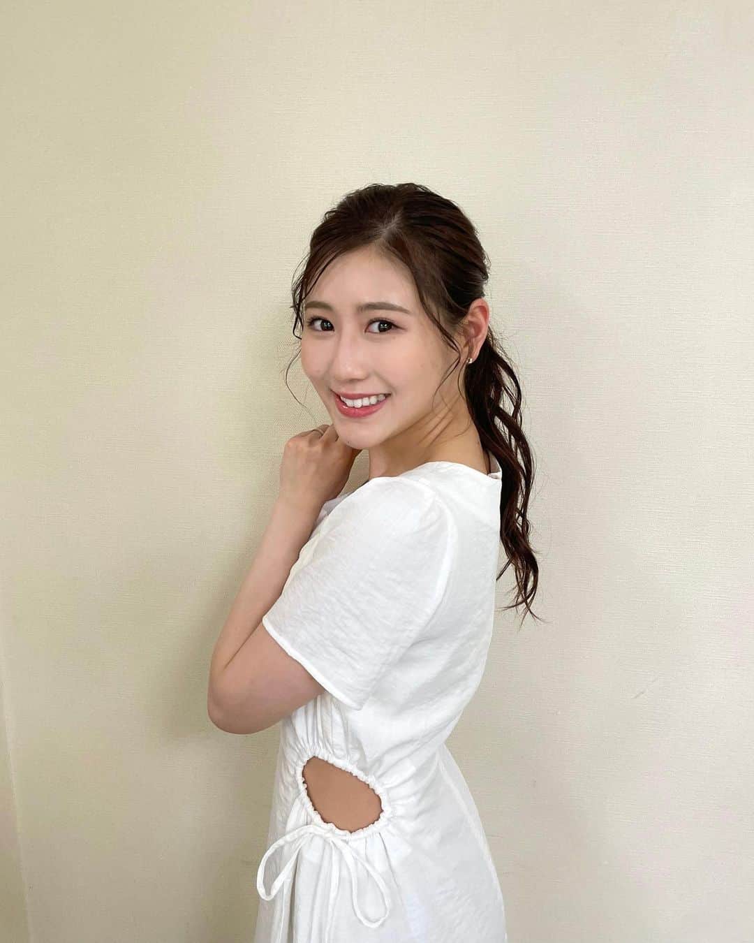 西野未姫のインスタグラム：「お腹チラ見えワンピース❤️」