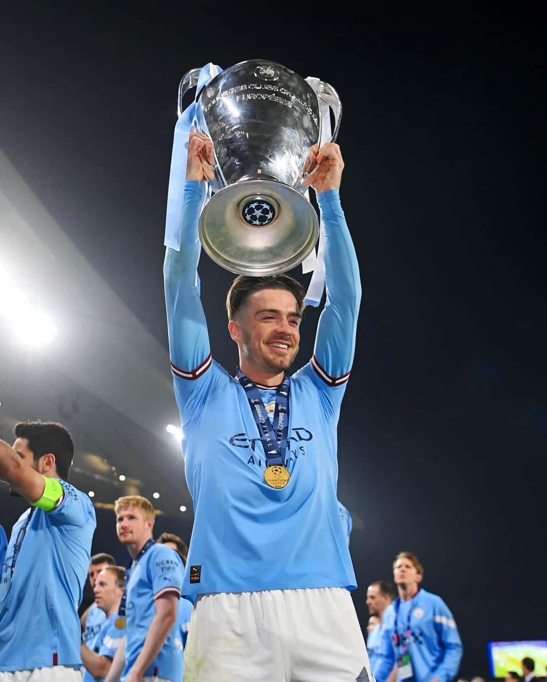 ジャック・グリーリッシュのインスタグラム：「Wow… what a season! This is genuinely from my heart... The whole season was unbelievable but the last weekend especially was the best weekend of my life! To win the Champions League and especially to win the treble was something I could barely dream of when I signed for City. I just wanna thank all the fans for the unbelievable support week in week out and also all the staff at city, especially the ones behind the scenes that people don't see who contribute so so much! Honestly what a club!! Time to enjoy my summer with my family and friends... See you all in 4 weeks for pre season. 😅💙🫶🏼」