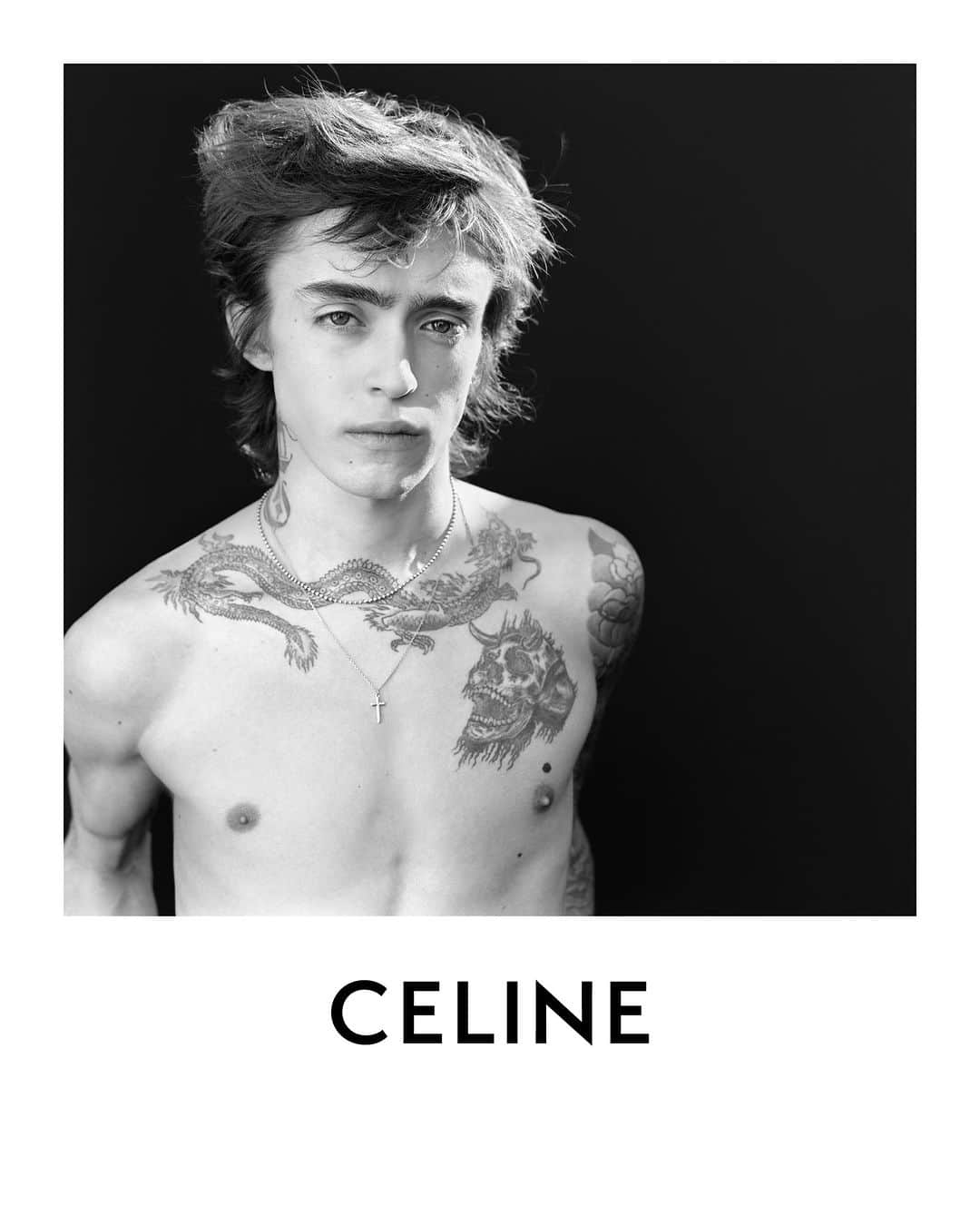 Celineさんのインスタグラム写真 - (CelineInstagram)「CELINE 18 LA COLLECTION DU PALACE PARIS SYNDROME  CELINE HOMME WINTER 23  COLLECTION AVAILABLE IN STORES AND ON CELINE.COM ON JULY 28TH​  EMIL @HEDISLIMANE PHOTOGRAPHY  PARIS MARCH 2023  #LEPALACE #CELINEHOMME #CELINEBYHEDISLIMANE」6月20日 19時00分 - celine