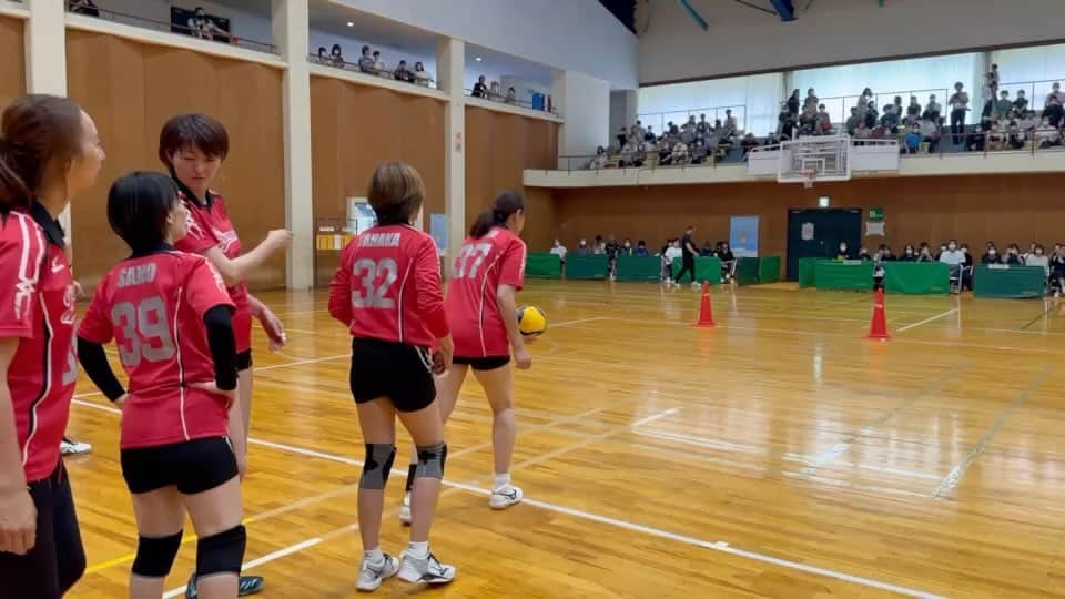 のインスタグラム：「2023.6.18 . . 宝くじスポーツフェア はつらつ　ママさんバレーボール　in　辰野 . メンバー 植田辰哉　さん 田中姿子　さん 江上由美　さん 佐野優子　さん ヨーコゼッターランド　さん 落合真理　さん 永冨有紀　さん 宝来麻紀子　さん 坂本清美　さん 多治見麻子　さん 新鍋理沙　さん 佐藤あり紗 . 📸 : パスリレー🏐 あれ❓あさこさん❣️笑 . #宝くじ　#宝くじあたりますように 笑 #佐藤あり紗　#県外でも出張バレー教室OK #バレーボール　#ハイキュー　#長野県　#辰野町 #わたしって運がいい　#わたしって幸せ者」