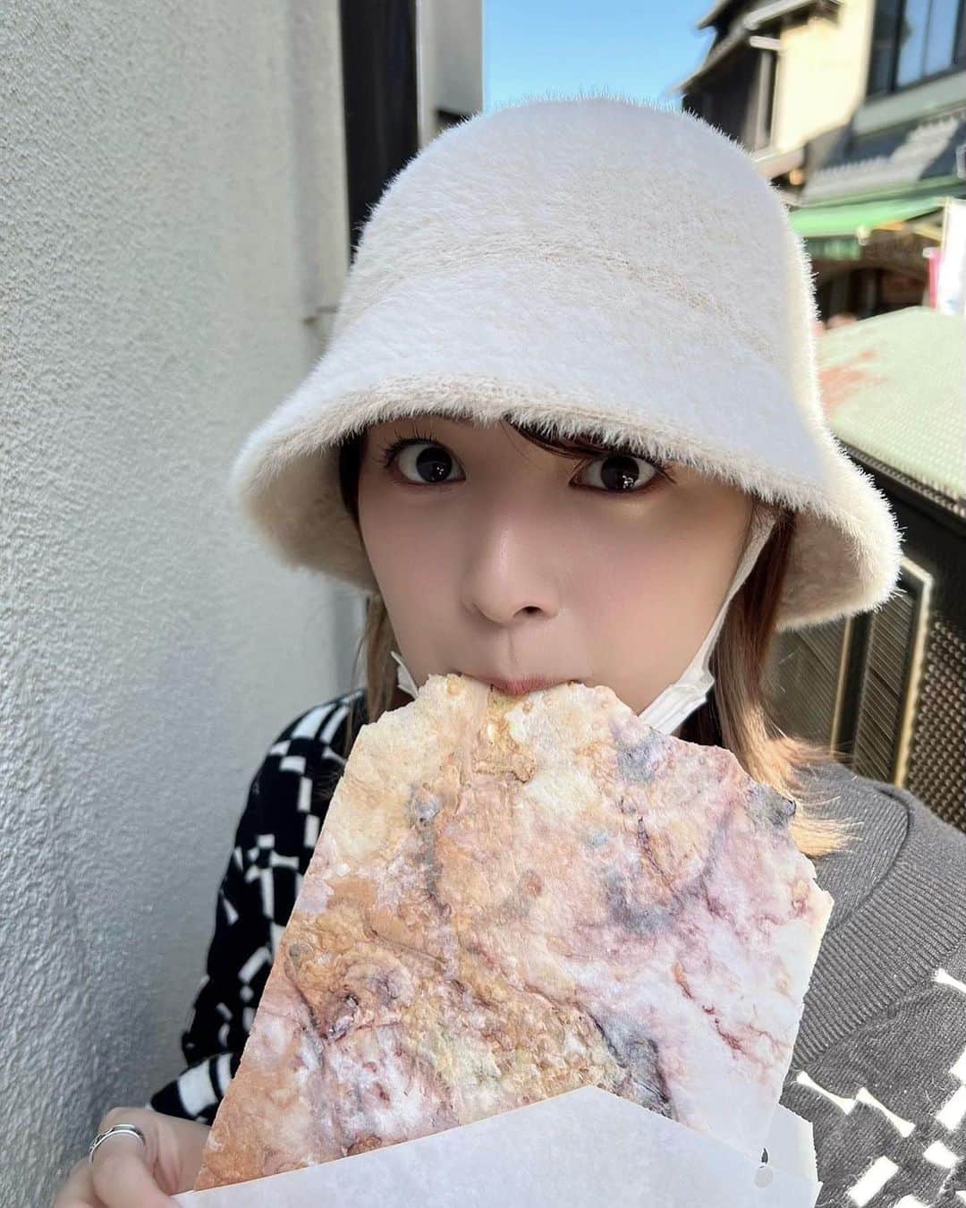 関有美子さんのインスタグラム写真 - (関有美子Instagram)「#水族館  少し前にはじめて新江ノ島水族館へ行きました☺︎ くらげが大好きです。  カクレクマノミの赤ちゃんもいました👶🏻」6月20日 19時19分 - seki_yumiko_official
