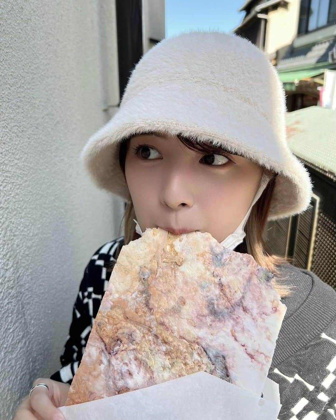 関有美子さんのインスタグラム写真 - (関有美子Instagram)「#水族館  少し前にはじめて新江ノ島水族館へ行きました☺︎ くらげが大好きです。  カクレクマノミの赤ちゃんもいました👶🏻」6月20日 19時19分 - seki_yumiko_official