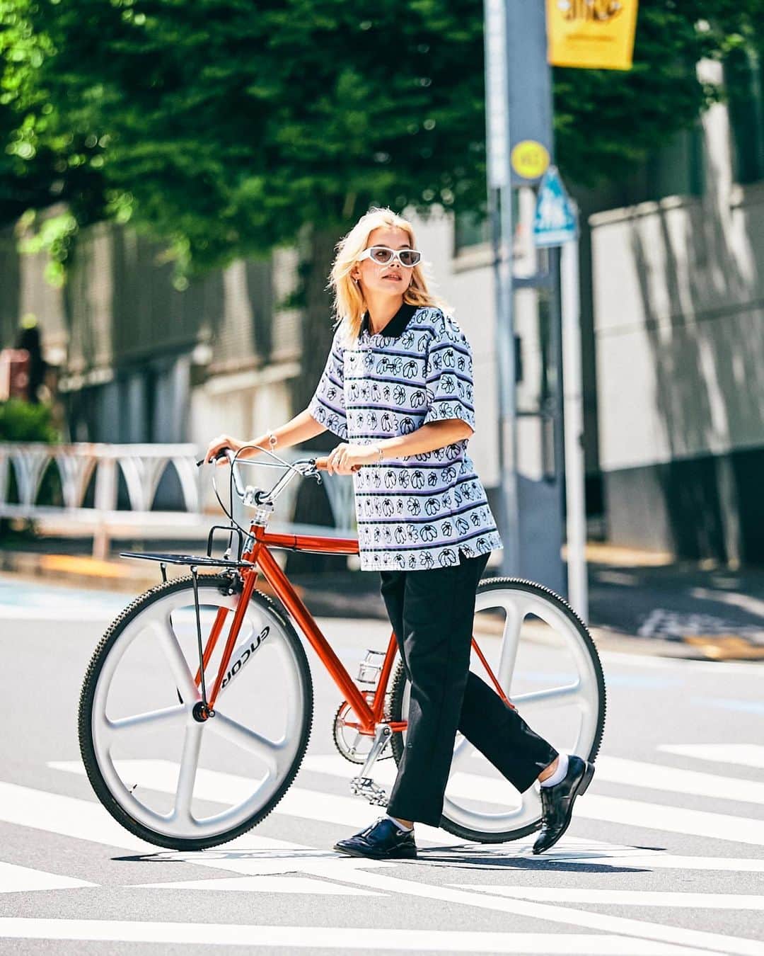 Satomi Biancaのインスタグラム：「OBEY 📷🔥　  とっても楽しい撮影だった❣️ 　　　　　    @obeyjapan  📷 @shuho_teramura  👖 @satoshiezaki  @hiroyasu_suwama  @potwarrior」