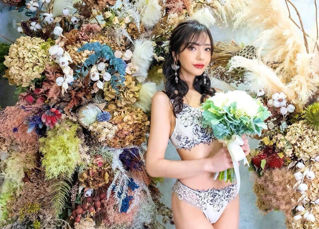 DJ Saya（さやまる）のインスタグラム：「💐💐💐　  占い信じへんのに おみくじ信じ気味🧏🏻‍♀️  #占い行ってみたい」