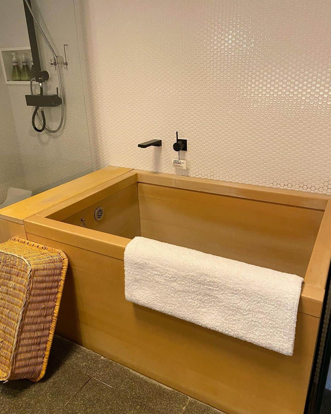 karen okajimaさんのインスタグラム写真 - (karen okajimaInstagram)「HOTEL KANRA KYOTO🏨🤍  去年の春頃に泊まった京都のホテル✨ 良きホテルでした✌️  #HOTELKANRAKYOTO #京都ホテル #おかじ旅行記」6月20日 19時33分 - karenokajima0318