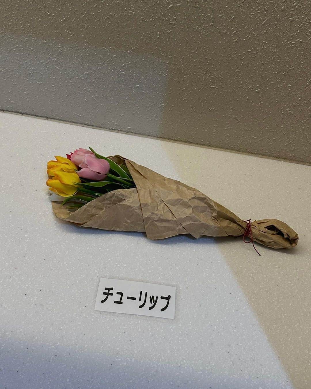 のインスタグラム：「🌷先日鹿児島に帰っていました。いつも鹿児島空港から市内の方に向かう時に高速道路から見えていて、気になっていた大量の紫陽花を遂に近くで見れた…！もりっもりの紫陽花たちがかわいかったです。🔮そして、母おすすめのパン屋さんに私の運転で行ってきました。焼き菓子やコーヒーもあって素敵なお店。(母はひやひやしながら助手席に乗っていたけど、ちょっと嬉しそうだった)」