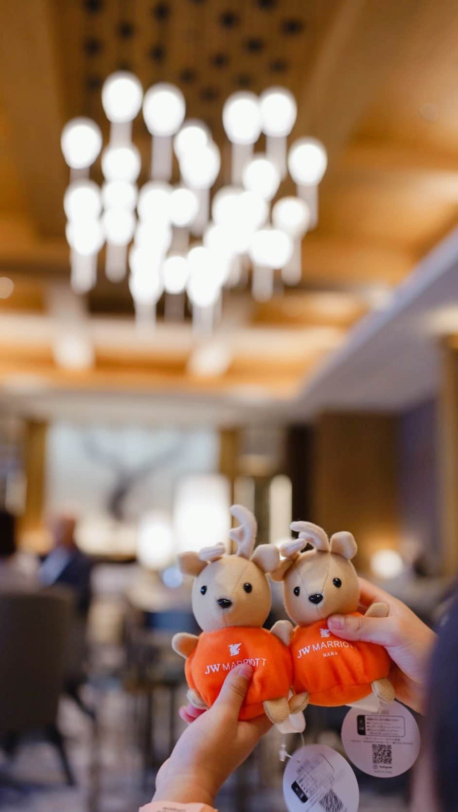 のインスタグラム：「family stay at JW Marriott Nara🦌 アクティビティ尽くしの子連れ旅👧🏻👦🏻 JWマリオットがキッズフレンドリーとは聞いてたけど、予想以上にすごかった！！🥹💕 新しいキッズアクティビティをたっぷり体験🧸 ベビーカーで来ている人も多く、奈良のホテルで唯一の赤ちゃんから入れる屋内プール付き🤍 お部屋も広くてサービスも素晴らしく、快適で優雅なひとときを過ごせました🌿 夏休み旅行にもおすすめ🌈  詳しくはまた記事にて✍️  #JWマリオットホテル奈良  #奈良子連れ  #奈良旅行 #子連れ旅行 #JWmarriottNara #lovetabimama」