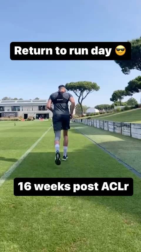 マーティン・ケリーのインスタグラム：「Always a landmark moment.  Return to run criteria smashed ✅   Back onto the grass we go.  Thanks to @statsports as always for the GPS/HR data from day one outside.  Onwards and upwards   #aclrehab #aclreconstruction」