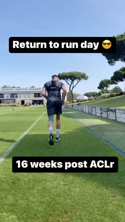 マーティン・ケリーのインスタグラム：「Always a landmark moment.  Return to run criteria smashed ✅   Back onto the grass we go.  Thanks to @statsports as always for the GPS/HR data from day one outside.  Onwards and upwards   #aclrehab #aclreconstruction」