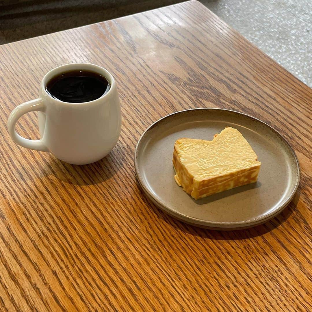 橘ひろなさんのインスタグラム写真 - (橘ひろなInstagram)「チーズケーキコレクション🧀  全国のチーズケーキ食べ歩いてる🚶笑  おすすめのチーズケーキありませんか？🥹  #チーズケーキ　#チーズケーキ部 #カフェ巡り」6月20日 19時48分 - hirona0523