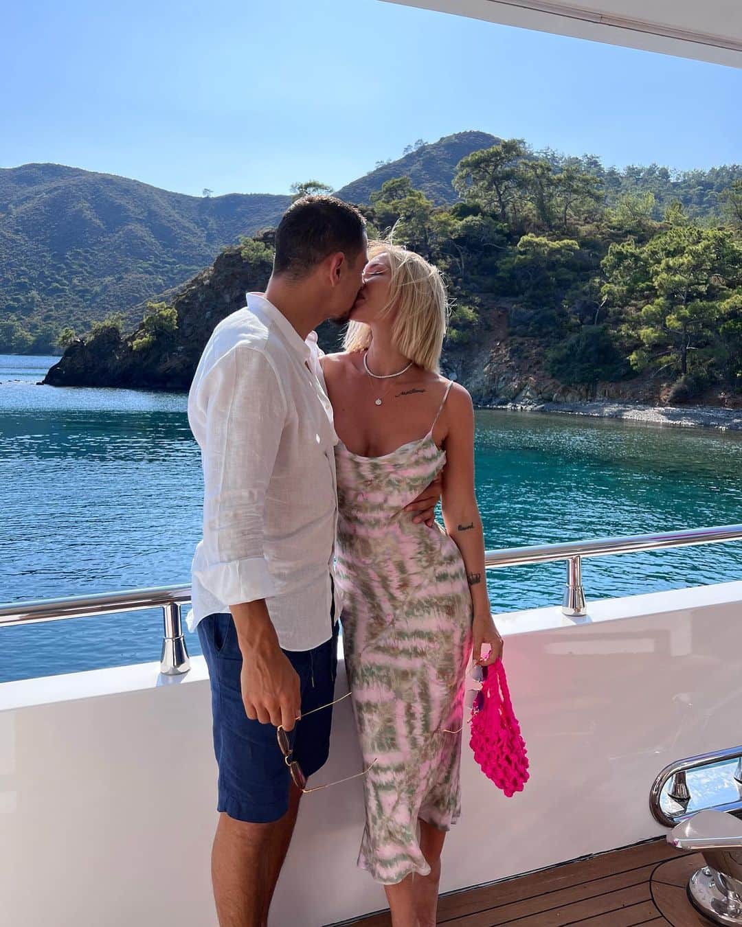 コライ・ギュンターのインスタグラム：「So grateful and blessed to have you by my side always 💘 #vacay #familytime #turkeyhunting」