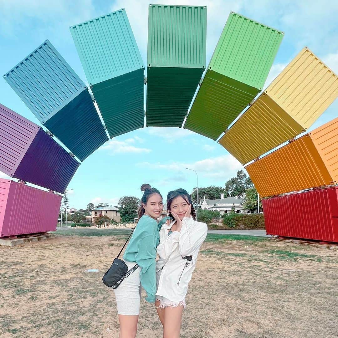 のインスタグラム：「今日からオーストラリアロードトリップ編です！！  西オーストラリア、Perth  📍 The Containbow  カラフルなコンテナが積み重なった映えスポット  パース繁華街からも行きやすくて 可愛かったよー(^^)  #オーストラリア#Australia#パース#Perth#旅行 #海外移住#海外了解#旅好き#旅女#旅行好きな人と繋がりたい #Containbow#🌈#虹#rainbowcontainer」
