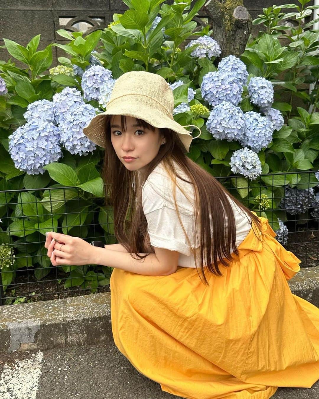 fumikaのインスタグラム：「⁡ ⁡ いよいよ明日6月21日（水） ◉きっと、ずっと。 ◉My Life - Hello Again -  新曲２曲同時リリース💐✨ ⁡ みんなの耳に心にどんな風に届くのかな。 今日はそっとドキドキしています。 ⁡ 写真はこの前の散歩で見つけた紫陽花たち。 ⁡ ⁡」