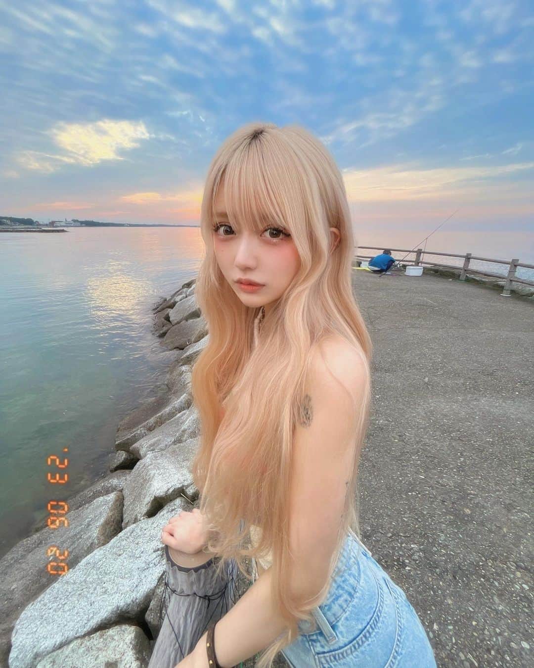 なかにしりあんのインスタグラム：「夕方の海がすき☺︎ ・ #海」