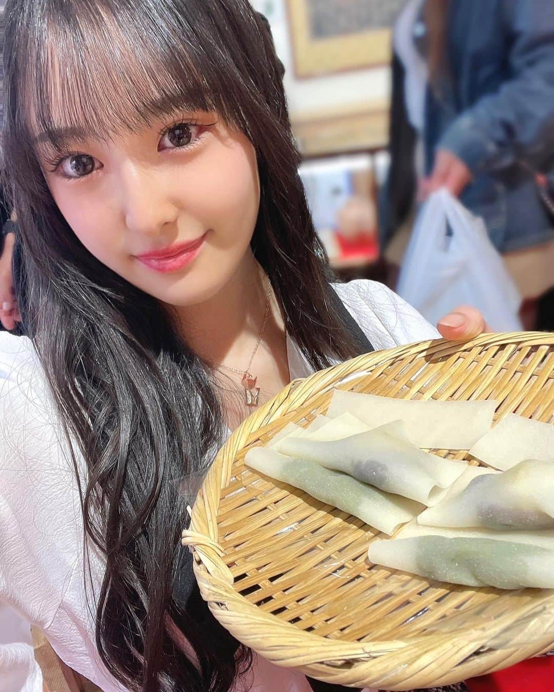 岡本怜奈さんのインスタグラム写真 - (岡本怜奈Instagram)「♡  京都🇯🇵⛩ ⁡ 遠足で行った時何も食べられなかったから、 初の京都食べ歩き！ いっぱい食べちゃった🤤💛 ♡ ♡ #京都 #京都観光 #kyoto #京都グルメ #清水寺 #kiyomizu #清水寺食べ歩き #食べ歩き  #추천 #팔로우 #셀카 #05 #05년생 #고등학생」6月20日 20時17分 - renatan1222