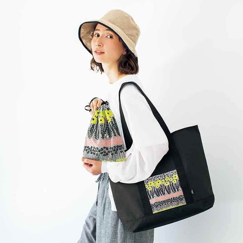 リンネルさんのインスタグラム写真 - (リンネルInstagram)「【本日発売✨リンネル8月号】 表紙は女優の夏帆さんの登場です！ 夏帆さんの持つ透明感を活かした、暑い夏に映える爽やかな装いがとても素敵です、夏帆さんのプライベートが垣間見えるインタビューにも要注目！  特集は「おしゃれと暮らしの夏支度！」と題し、ファッションから暮らしに役立つあれこれまで、、、これ1冊で夏の準備はばっちり👌 大人気コウケンテツさん（ @kohkentetsu ）の新連載もスタートです！  付録は、何度も改良絵御重ねて完成した、kazumiさん初のコラボ付録！！ marble SUD（ @marblesud_official ）× kazumiさん（ @kazumi0728 ） 通常号は1泊2日にちょうどいいトラベルバッグ👜 増刊号は麦わら風ハットと収納巾着のセット👒  どちらもこれからのお出かけシーズンにぴったりなアイテムです🌟 なんだか長くなってしまいましたが、、、💦 夏に向けて読み応えばっちりな1冊となっています！ ぜひお手に取ってご覧ください😊  リンネル8月号について詳しくはこちらから！ https://liniere.jp/column/lifestyle/31792/　  または、 @liniere_tkj のプロフィール内URLから「8月号」で検索を！  ※一部の地域では発売日が異なります ※増刊は宝島チャンネル、セブンネットショッピング、セブン-イレブンでの販売になります  #liniere #リンネル #リンネル最新号 #リンネル系 #リンネル女子 #リンネル8月号 #リンネル通常号 #リンネル増刊号 #宝島社 #宝島社付録 #おすすめ雑誌紹介 #最新号紹介 #雑誌紹介 #夏帆 #コウケンテツ #kazumi #marblesud #マーブルシュッド #夏コーデ #夏の準備 #夏の支度 #トラベルバッグ #麦わら帽子 #巾着ポーチ #付録紹介 #リンネル付録 #旅行準備」6月20日 20時11分 - liniere_tkj