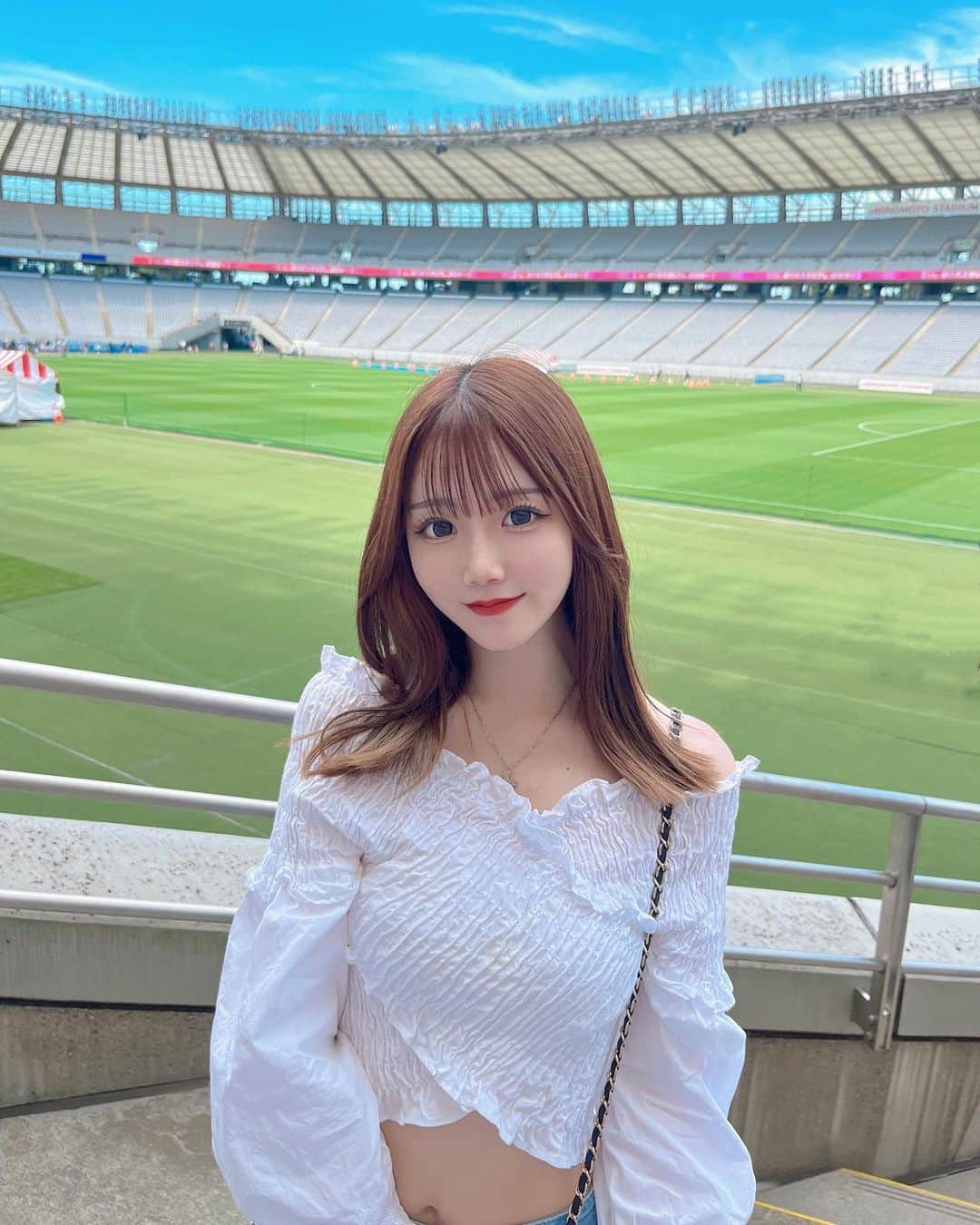 虹川葵のインスタグラム：「・ 毎日楽しく自由に生きよ〜っ😉🩵」