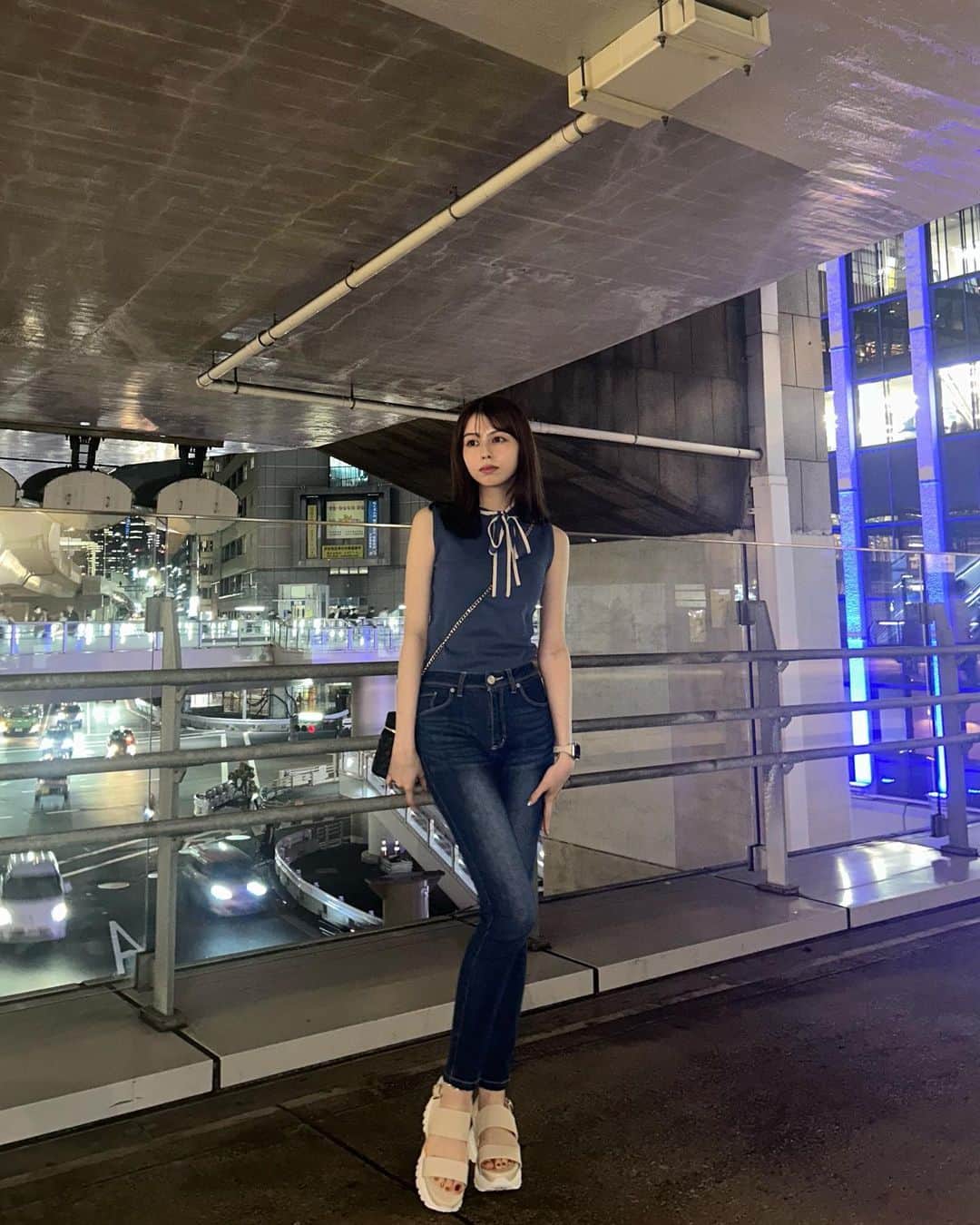 マイヤーズ江玲奈のインスタグラム：「Tops @tocco_closet  Bottoms @tocco_closet  Bag @grl_official   全身トッコクローゼットさんな日🩵167cmだけど気にせず厚底履きます🤣  #トッコクローゼット #toccocloset #私服 #私服コーデ #厚底スニーカー #厚底サンダル #厚底 #スキニー #スキニーコーデ #スキニーデニム #スキニーパンツ #モデル #03」