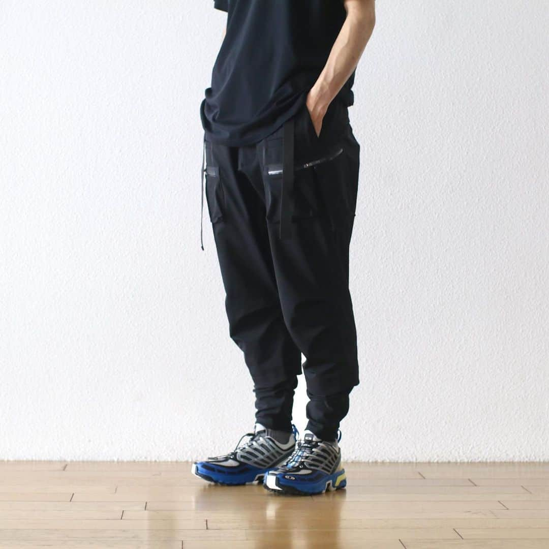 wonder_mountain_irieさんのインスタグラム写真 - (wonder_mountain_irieInstagram)「_ ACRONYM / アクロニウム "P23Q-DS schoeller Dryskin Cargo Pant" ￥204,600- _ 〈online store / @digital_mountain〉 https://www.digital-mountain.net _ 【オンラインストア#DigitalMountain へのご注文】 *24時間受付 *14時までのご注文で即日発送 *1万円以上ご購入で送料無料 tel：084-973-8204 _ We can send your order overseas. Ordering procedure details can be found here. >>http://www.digital-mountain.net/html/page56.html  _ #ACRONYM #アクロニウム #エロルソンヒュー #ERROLSONHUGH _ 実店舗：#WonderMountain  〒720-0043  広島県福山市船町2-23 JR 「#福山駅」より徒歩10分 #ワンダーマウンテン #japan #hiroshima #福山 #福山市 #尾道 #倉敷 #鞆の浦 近く _ WOMEN/GOODS： @hacbywondermountain _」6月20日 20時22分 - wonder_mountain_