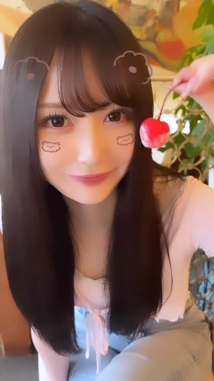 山本望叶のインスタグラム：「さくらんぼ欲しい人〜？🍒」