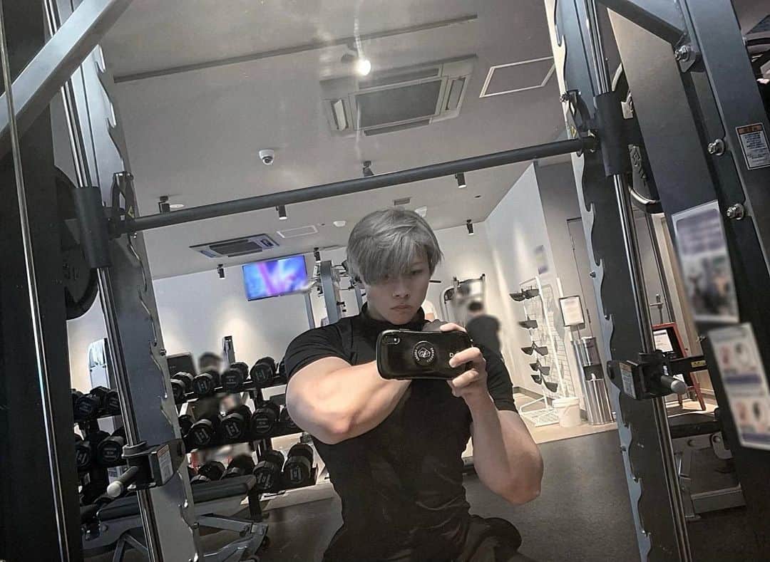 のインスタグラム：「. ようやく色が落ち着いて来た気がする. . . . #ジム#gym #ハイトーン」