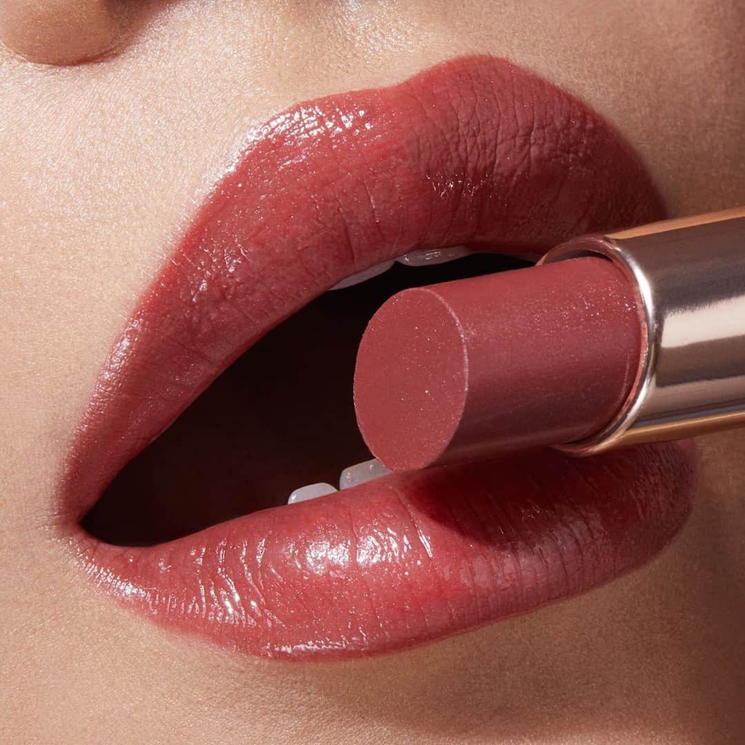 KIKO MILANOさんのインスタグラム写真 - (KIKO MILANOInstagram)「Say ‘ciao!’ to the perfect lippie this summer! 💄 Try our lightweight Jelly Stylos for a wet look, glossy #liplook! ⁣ ⁣ Shade 509」6月20日 20時40分 - kikomilano