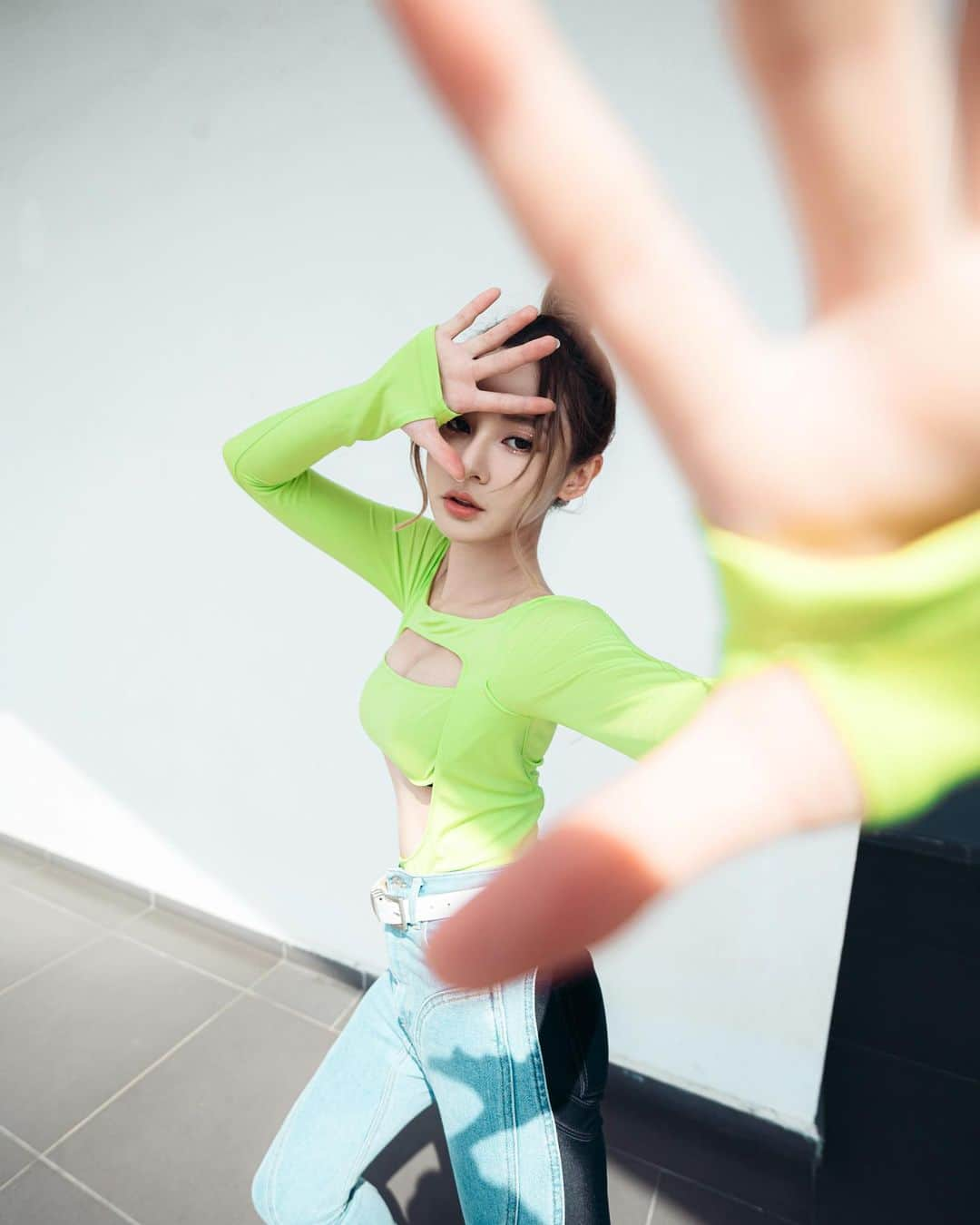 Yumi Wongさんのインスタグラム写真 - (Yumi WongInstagram)「Mugler's attitude💚 HmxMugler Mugler Hm」6月20日 20時45分 - yumiwong_official