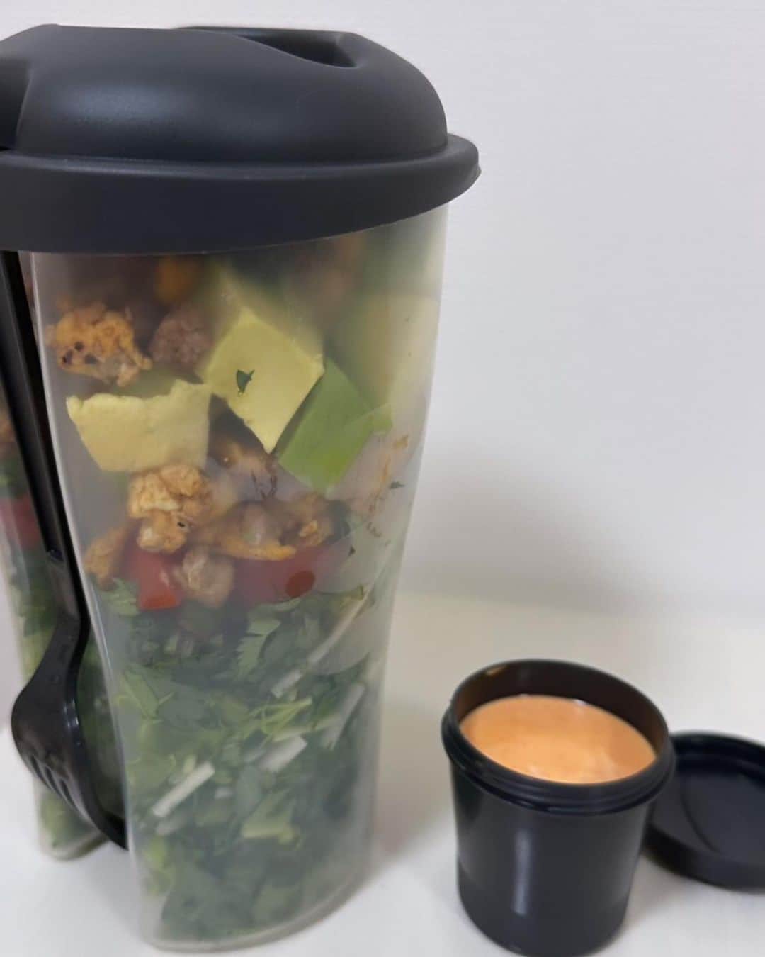 コーン、アボカド、ライムの黒豆サラダ ビネグレットソースのレシピ