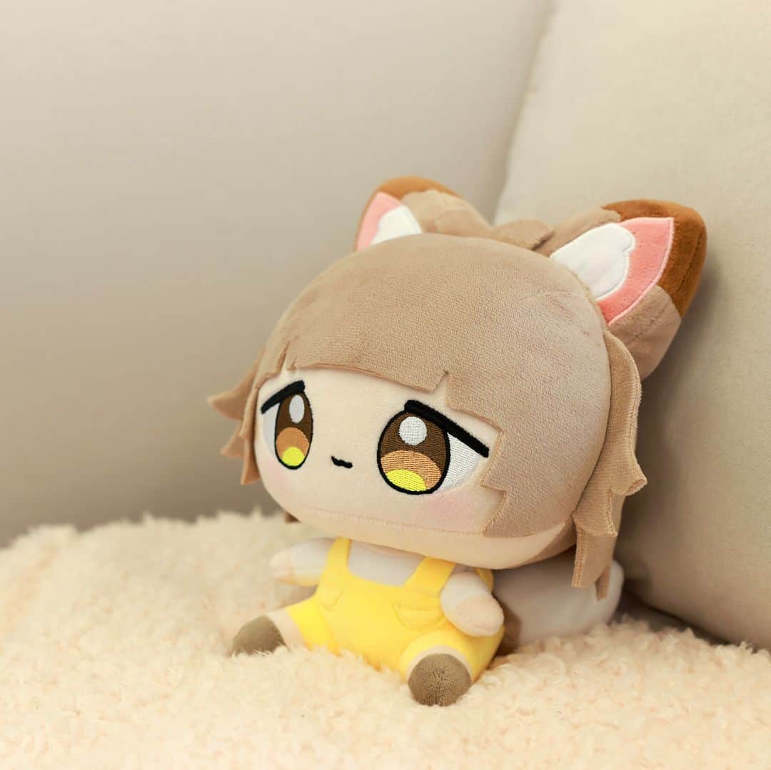 のインスタグラム：「.  ちょっと可哀想でかわいいキツネの妖怪 「きちゅねのちゅね」が“初のぬいぐるみ化”！  【きちゅねのちゅねぬいぐるみ】 https://vvstore.jp/feature/detail/10996/   触り心地もとってももちもち。 お顔ももっちもち…！  #キツネ #妖怪 #きちゅねのちゅね #かわいい #ぬいぐるみ #キャラクター #新商品 #グッズ #ヴィレッジヴァンガード #ヴィレヴァン #ヴィレッジヴァンガードオンラインストア」