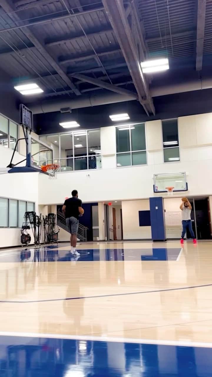 カール＝アンソニー・タウンズのインスタグラム：「Lab Work 🏀」