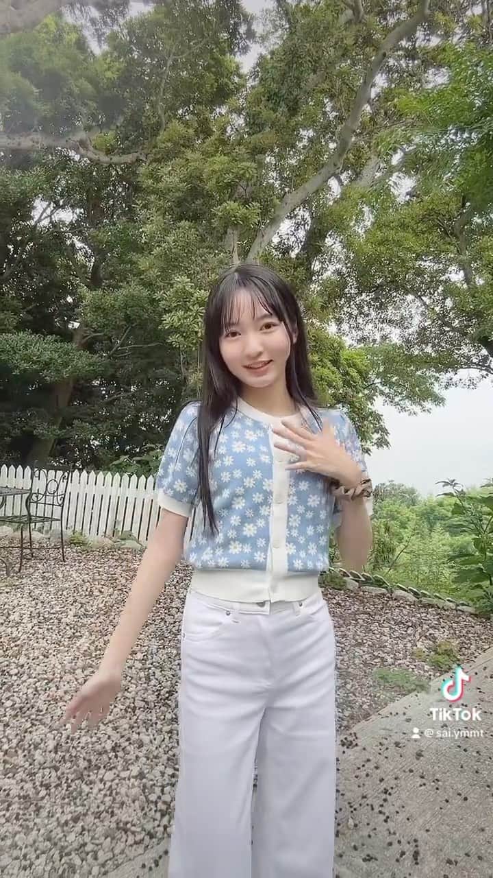 のインスタグラム：「プールは好きやけど水泳授業はきらい🏊‍♀️  #07 #夏 #tiktok #オスカープロモーション #15歳 #高校1年生 #山本紗衣」