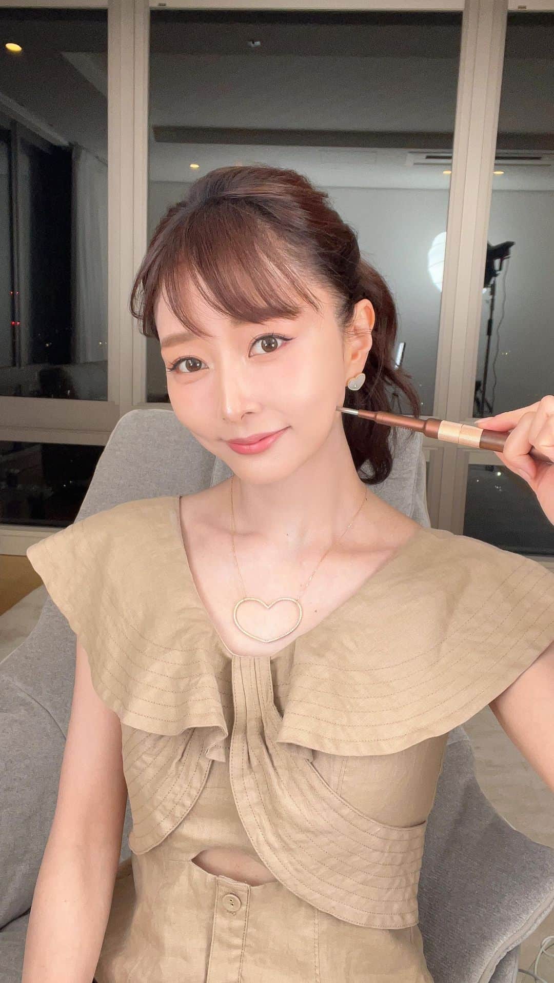 石井美保のインスタグラム：「COREFITコラボ配信 たるみケアレッスン  1000円OFFクーポンコード 【miho26】  ※税込1万円以上のご購入時 6月30日23時59分までご使用可能です。  詳しくはこちらからご覧ください。 @corefit_bbyc  #フェイスポインター #フェイスプレイヤー #コアフィット #たるみケア」