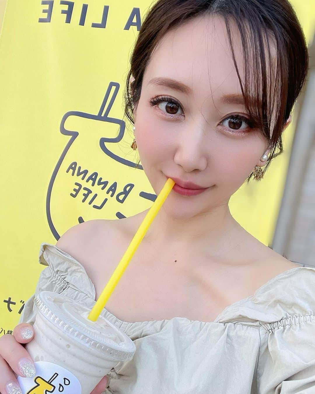 太田莉加のインスタグラム：「・ ・ 眉アートでお世話になって 上手すぎて感激した @bb_sa_lon さんで リップアートを💋 ⁡ じゅんわり可愛いリップに大満足😍 ドリンク飲んでもつかないし リップの塗り直しもしなくていいから楽！ ⁡ 私はほぼ痛み感じなくて寝れそうだった。笑 痛みが不安でできないって方の参考になれば🫶 ⁡ 今まだダウンタイム中だけど どれぐらい定着するか楽しみ✨ ⁡  #アートメイク #リップアート #眉アート」