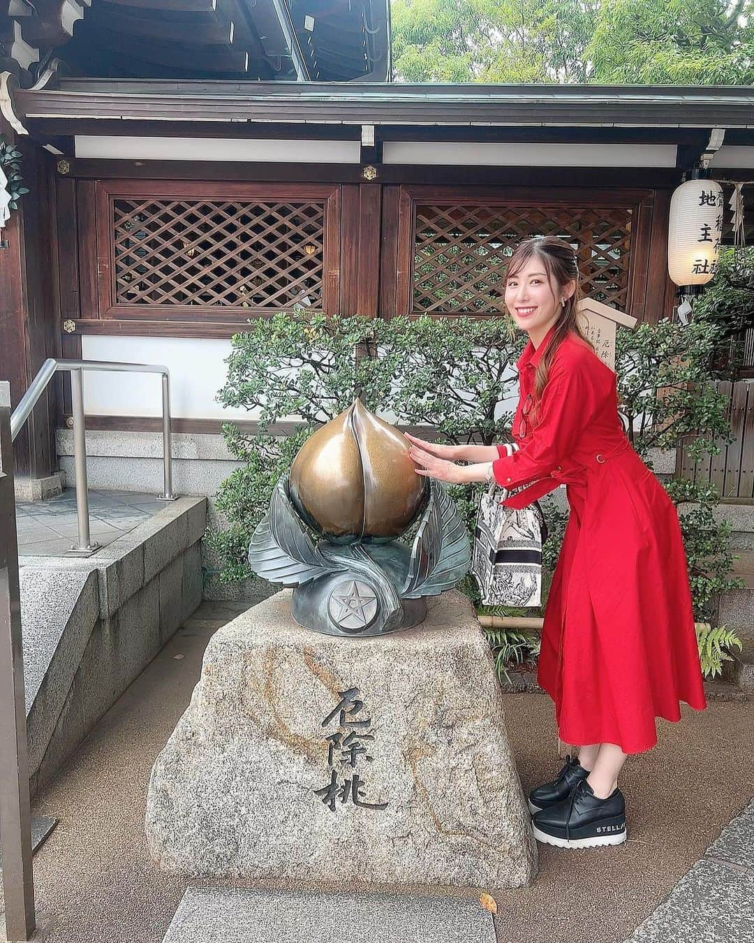 千代田唯のインスタグラム：「晴明神社⛩✨  京都へ行ったら必ずお参りする神社です‼︎ かれこれ10年くらいお参りへ行っています⭐️  厄除け！大事〜！！！☺️⛩  #神主 #京都#晴明神社#kyoto#京都旅行  #寺社仏閣　#厄払い　#神社好きな人と繋がりたい  #japaneseculture #shrine #instajapan  #kannushi #パワースポット巡り」