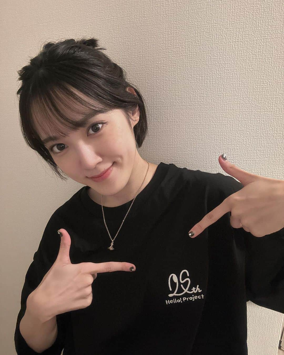 小関舞さんのインスタグラム写真 - (小関舞Instagram)「. グループのTシャツは選べなかった😣  カントリーだったらどんなデザインになるかなーとか勝手に妄想したり、、笑  とにかくハロプロ25周年！めでたい㊗️  #ハロプロguコラボ  #GU #ハロプロ」6月20日 21時27分 - mai_ozeki.official