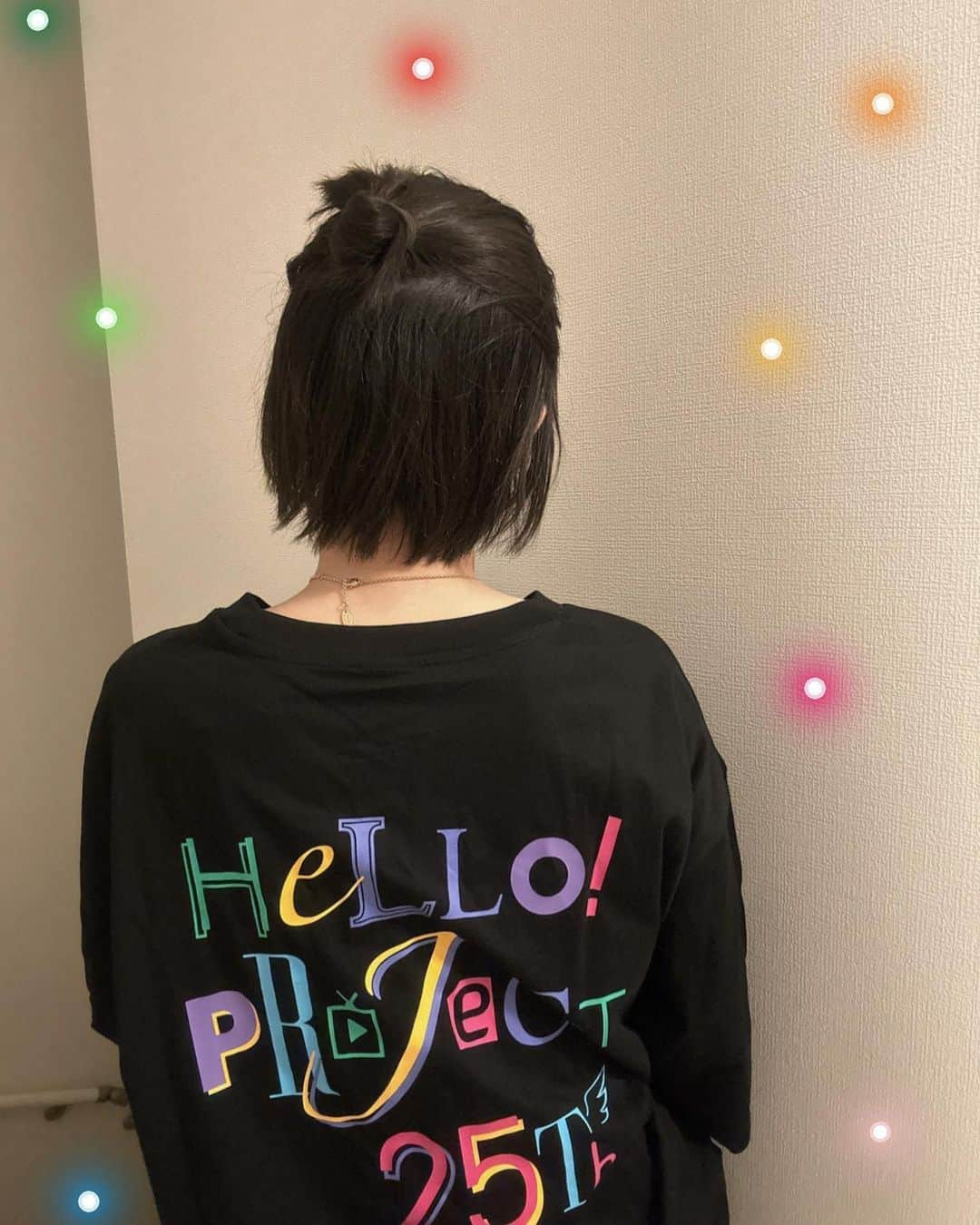 小関舞さんのインスタグラム写真 - (小関舞Instagram)「. グループのTシャツは選べなかった😣  カントリーだったらどんなデザインになるかなーとか勝手に妄想したり、、笑  とにかくハロプロ25周年！めでたい㊗️  #ハロプロguコラボ  #GU #ハロプロ」6月20日 21時27分 - mai_ozeki.official