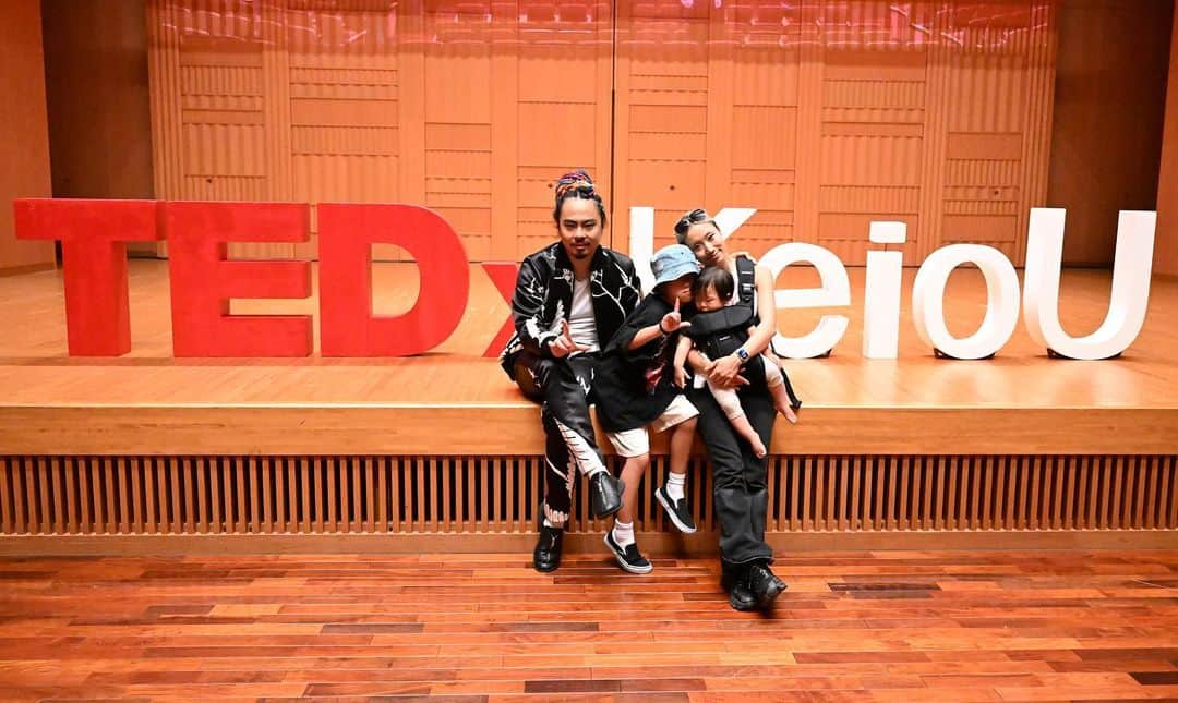 ケント・モリさんのインスタグラム写真 - (ケント・モリInstagram)「TEDx KeioU @tedxkeiou ❤️‍🔥 Thank You for an amazing opportunity 🙏🌈🌍 Dream Team ⭕️🫶🔴 #慶應義塾大学 #fromjapantotheworld  #日本を世界へ @mj___1975 🤝」6月20日 21時39分 - kentomori_official