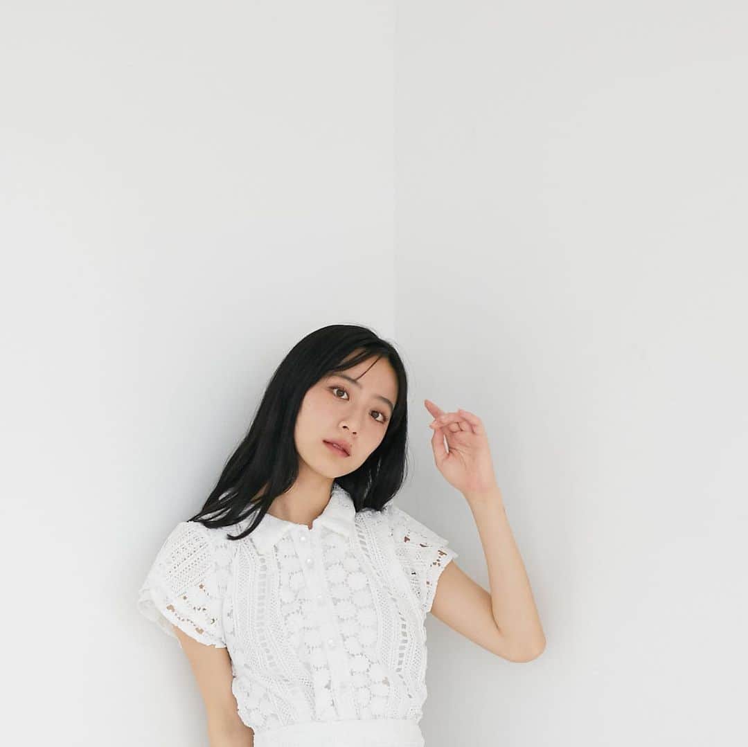 ドロシーズのインスタグラム：「.   DRWCYS 23ss collection  ZOZOTOWNにて販売中！  @drwcys_official  #drwcys  #ドロシーズ #23ss  #フェミニン  #フェミニンコーデ  #参戦服  #ワンピースコーデ  #コーディネート  #onepiece  #zozotown  #ゾゾタウン」