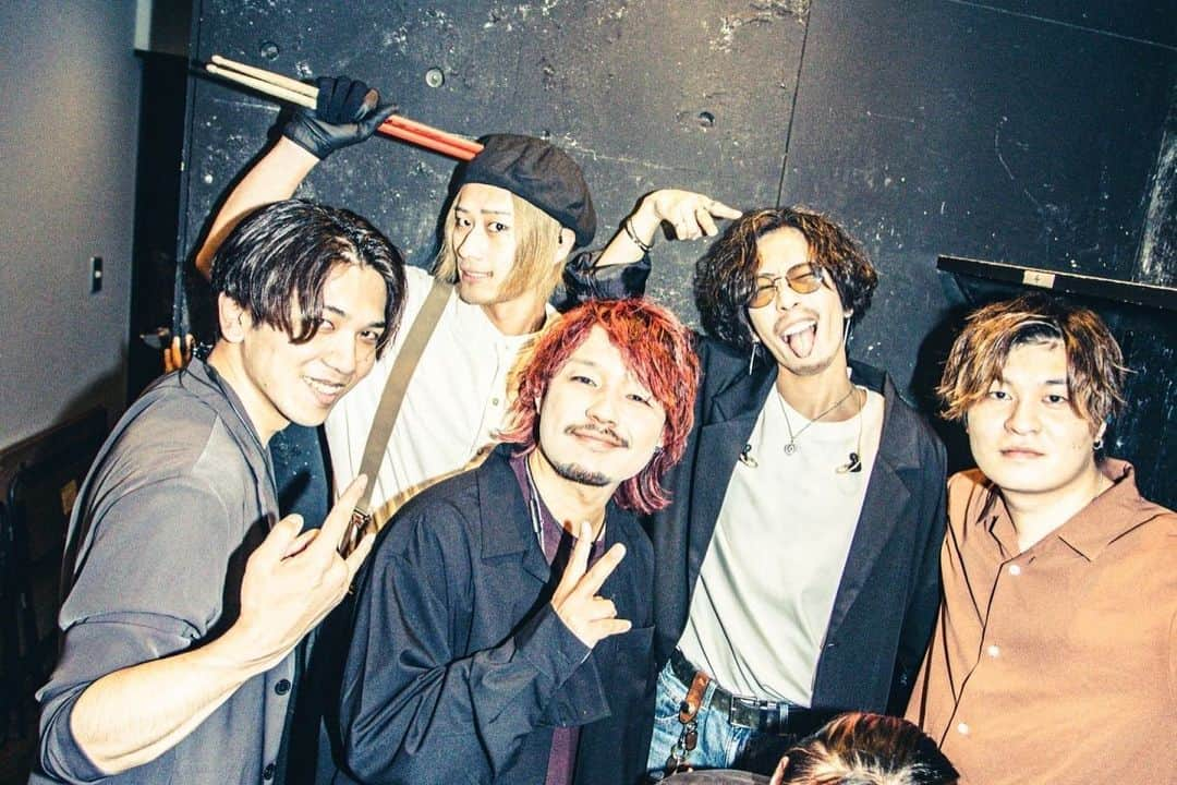 シズクノメさんのインスタグラム写真 - (シズクノメInstagram)「HOME PARTY at 青山RizM ありがとうございました‼️  次回のHOME PARTYは 7/26（水）青山RizM 8/13（日）青山RizM 詳細は後日お知らせいたします🐰  今月はもう1本 6/30（金）渋谷eggmanもありますので またみんなで遊びましょう⚡️  📸 @tm_livephoto  #シズクノメ」6月20日 21時57分 - shizukunome_